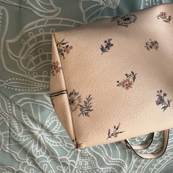 Coach Floral Tote Bag - Picture 3 of 8